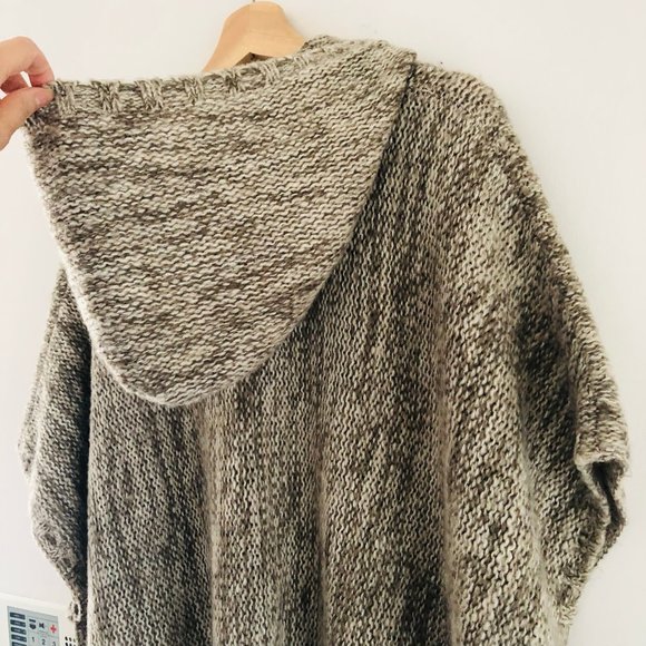 NWOT, Garage Hooded Knit Poncho Size S - Picture 16 of 17